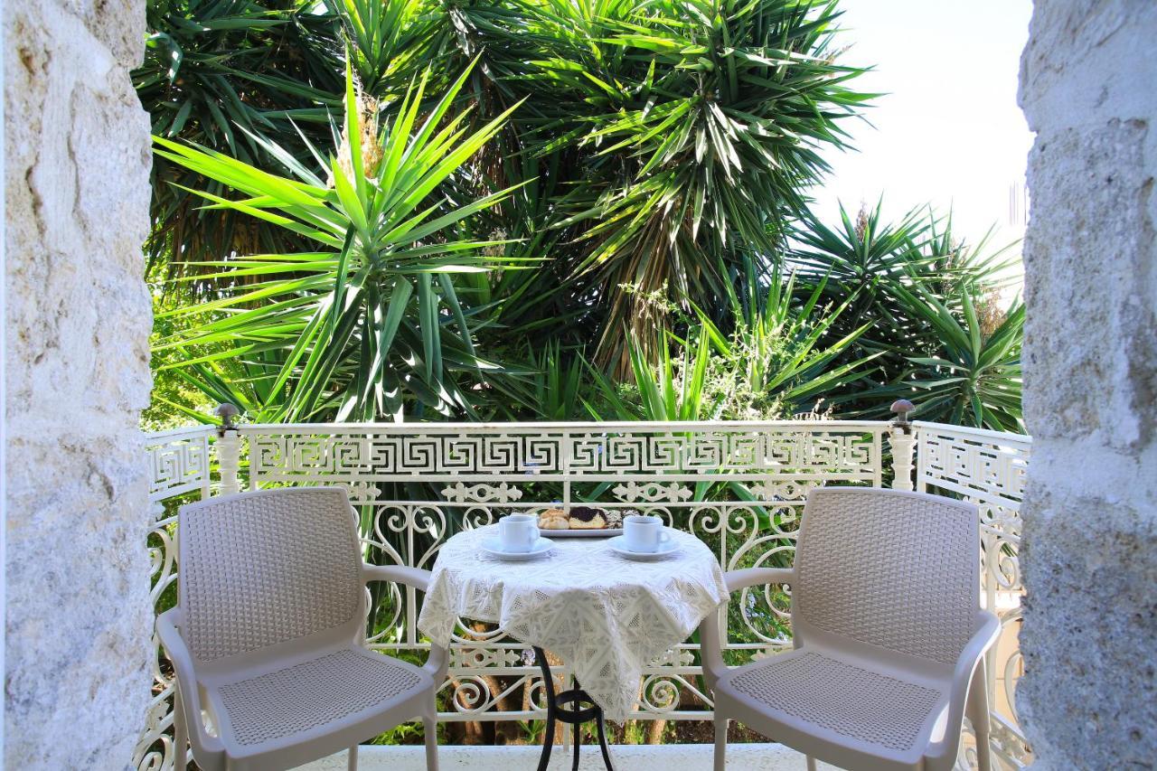 Villa Oasis กามิลารี ภายนอก รูปภาพ