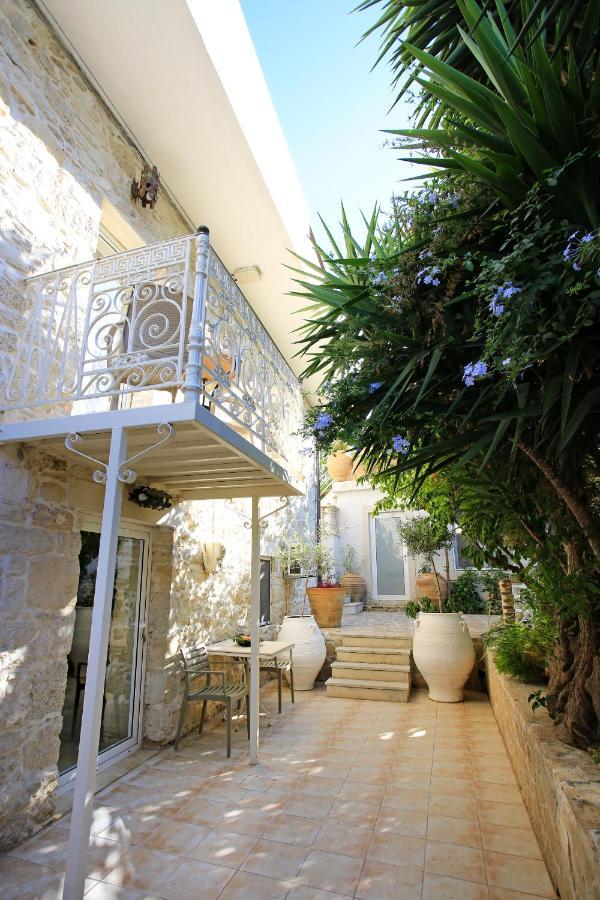 Villa Oasis กามิลารี ภายนอก รูปภาพ